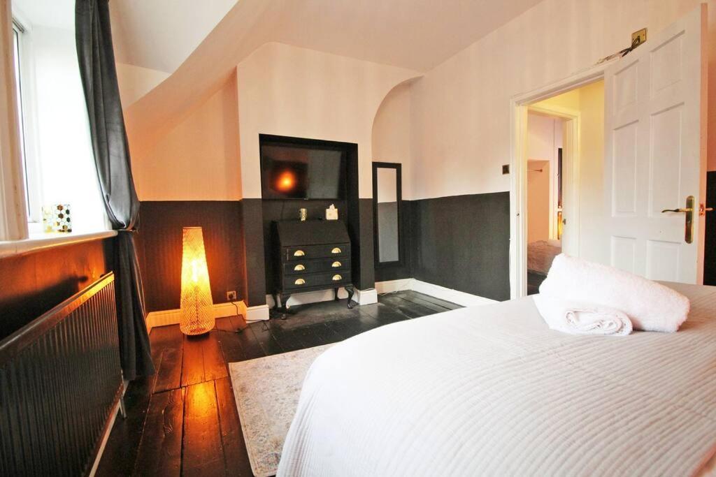 In The Heart Of Chester, Historical & Stylish Екстер'єр фото