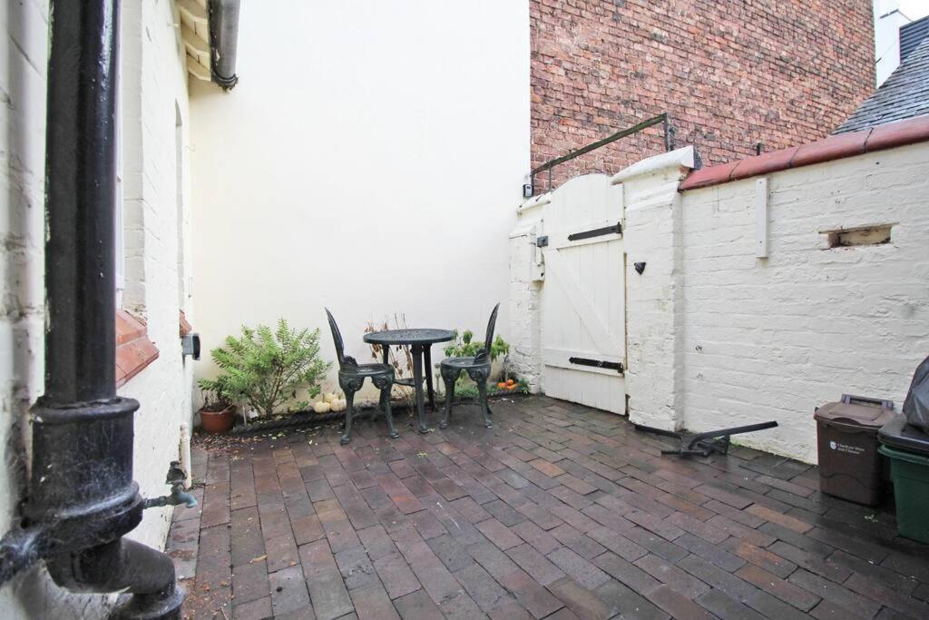 In The Heart Of Chester, Historical & Stylish Екстер'єр фото