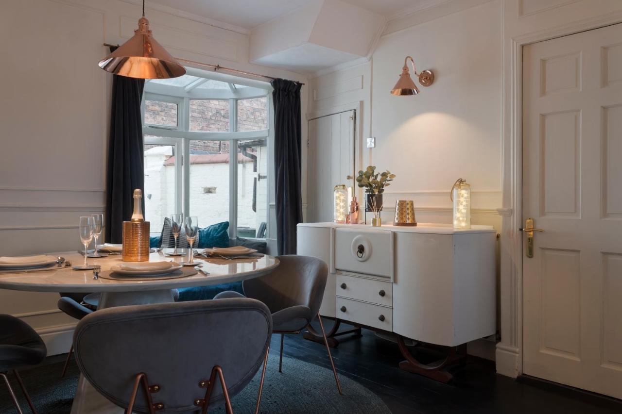In The Heart Of Chester, Historical & Stylish Екстер'єр фото