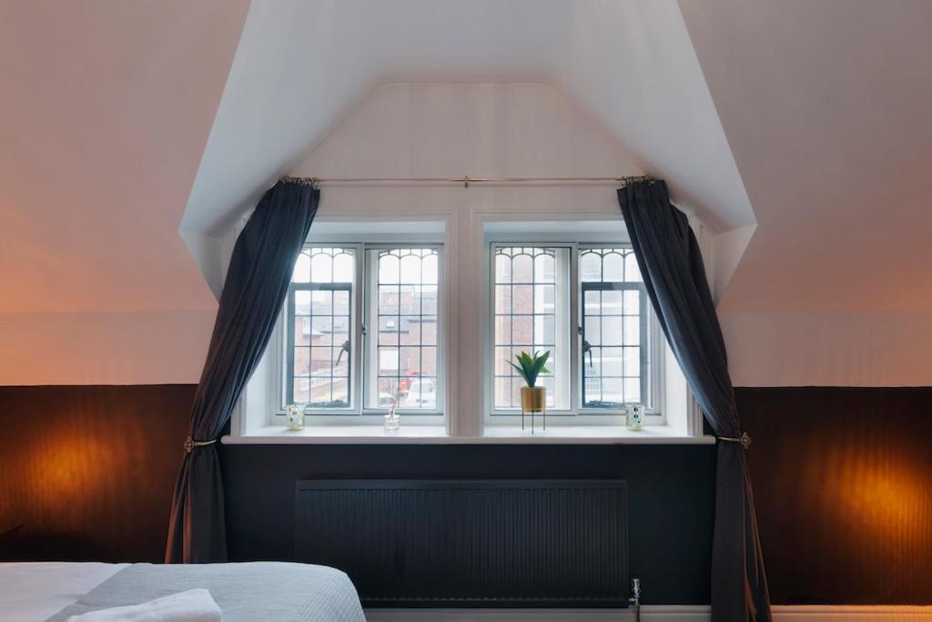 In The Heart Of Chester, Historical & Stylish Екстер'єр фото